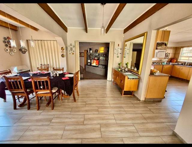 5 BEDROOM HOUSE FOR SALE IN DORINGKLOOF